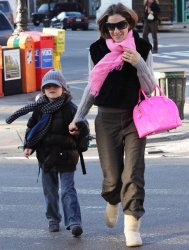 sarah-jessica-parker-pink-handbag