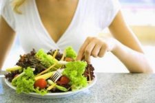 woman-on-diet-for-firm-abdomen