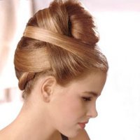 refined-and-stylish-hairstyle-for-christmas