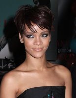 short-hairstyle-rihanna-2010