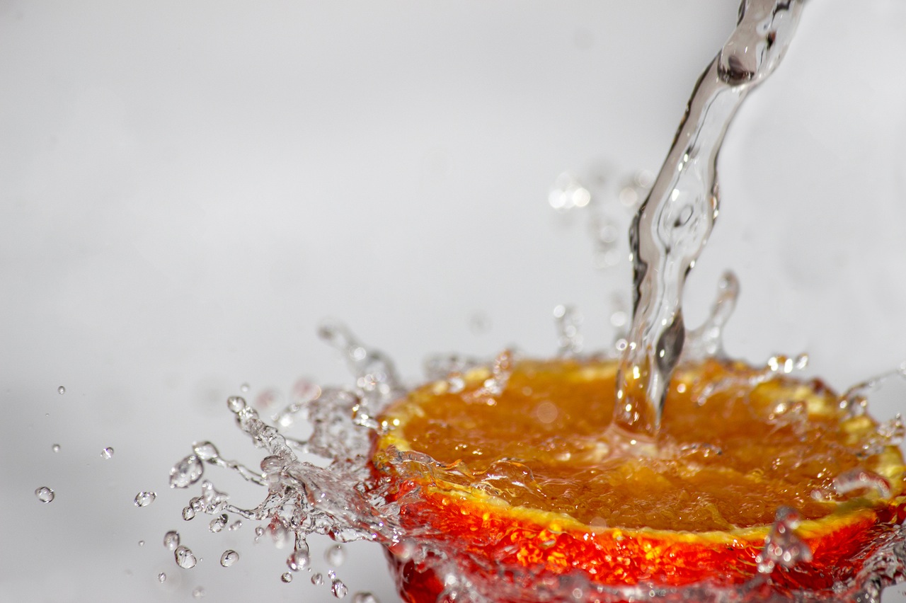 orange and water